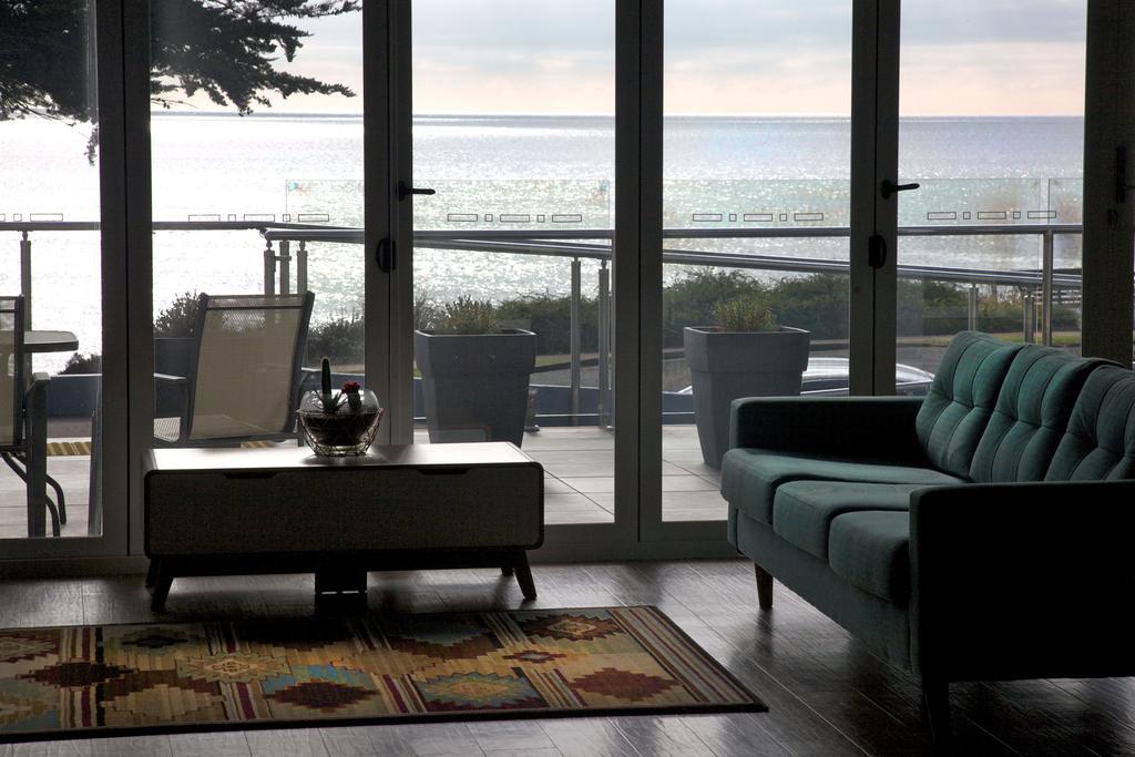 Penguin Beachfront Apartments Esterno foto